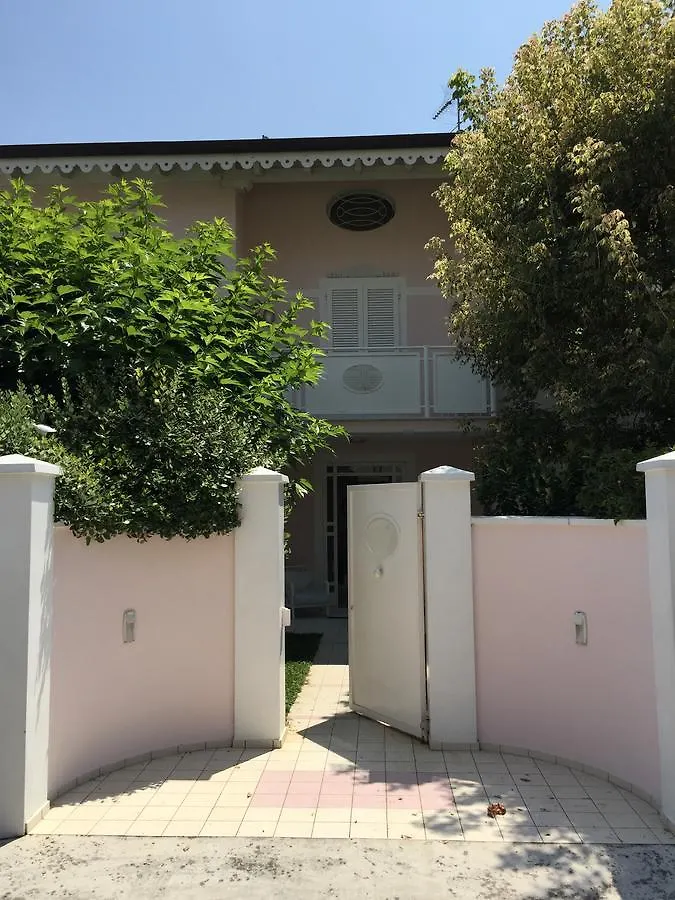 Villa Amelia Rooms Marina di Pietrasanta